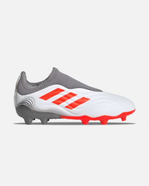 2260301jpg — 25 Botas de Fútbol desde el 1920-2022 option 5