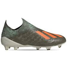 Images 11jpeg — 25 Botas de Fútbol desde el 1920-2022 option 17