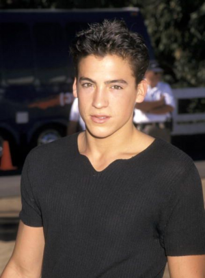 19c9234b17ecc2d2dd55c9c6d0d7e85ajpg — 90s Heartthrobs List option 13