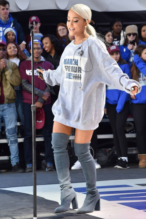 Oversized sweatshirt dress ariana grande online