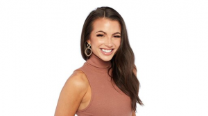 5e6b1a79 2c44 45c3 9c35 1efba2fc755bjpeg — Bachelor 2021 option 14
