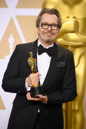 A1135d0dcc9a8b4e204df511d2261082bced276c14a4261e1bf300efb0caa5ddjpg — Best Oscar winning Actor option 4