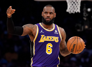 Lebron Jamespng — Best Players in the NBA (End of 2021-2022 Season) option 15