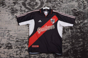 Camiseta negra 2025 de river 2020