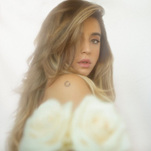 Lunajpg — Canciones de Lola Indigo option 7