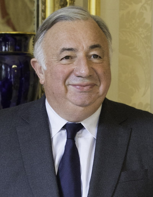 800px Gerardlarchertrombipdccroppedjpg — Candidats potentiels à la prochaine présidentielle française option 18