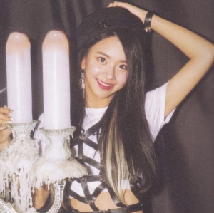 87bec3a9 7efc 4f28 B2e0 3e3298570c1fjpeg — chaeyoung hair option 16