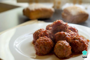 Albondigasdecarnemolida45979origjpg — comida española option 3