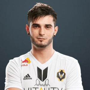 400 48jpeg — CSGO players april 2020 option 39