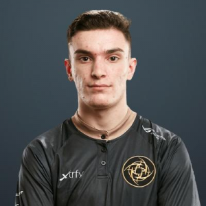 400 57jpeg — CSGO players april 2020 option 49