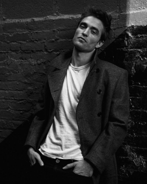 1a58a32b E8e4 4845 B88e C106771ee1e2jpeg — Daily Robert Pattinson Photos option 1