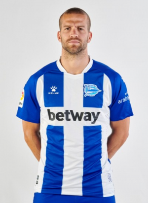Laguardiajpg — Defensas centrales de LaLiga de 1ª División española option 43