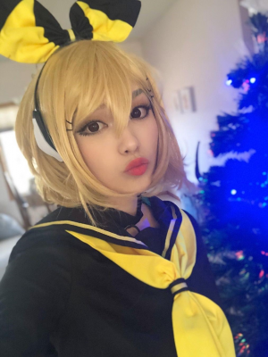 Rinkagamine444jpg — Emiru Cosplay long option 92