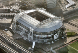 Amsterdamarenaroofopenjpg — Estadios de fútbol option 12
