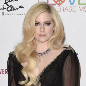 25270d72 B92e 4976 8449 3dfb4dbd9f64jpeg — Female Artists Ranked option 6