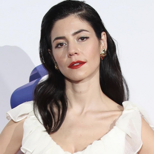 881b2913 3b17 42b3 B20f 6302e913bad8jpeg — Female Artists Ranked option 20