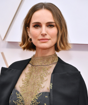 Zz158646803235f9000b 351a 4524 A4aa B3e39e9f2c25jpeg — Female Celebrities option 48