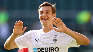 R 26jpg — football wonderkids option 67
