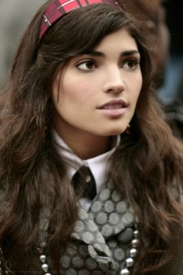 93948dabab77e4c31c930a71ca2f6810jpg — Gossip Girl option 7