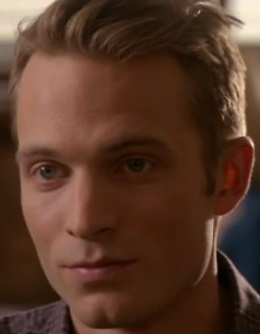 S4 3jfif — Gossip Girl Characters option 37