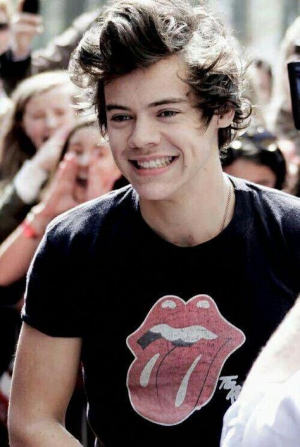 5b268d193430f9d339f52defc234c957jpg — harry styles eras option 7