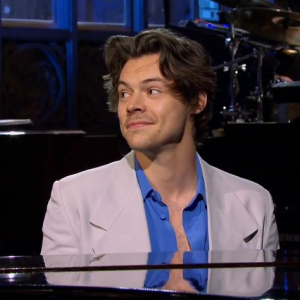 92cb4daa0ac395aaa24fb48ad3dab052jpg — harry styles eras option 11