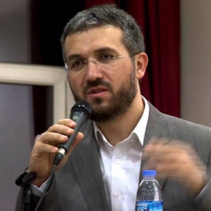 9fhfdh36400x400jpg — Hayatta Olan İslam Alimleri option 7
