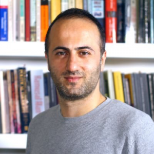 Wq32123jpg — Hayatta Olan İslam Alimleri option 25