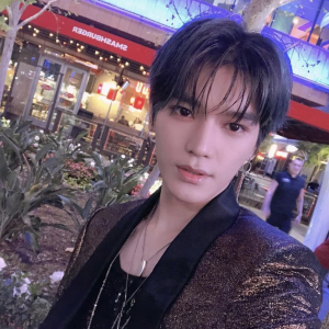 Nct Taeyongjpeg — kpop boy groups watching a horror movie option 39