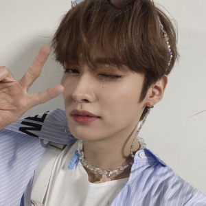 Skz Lee Knowjpeg — kpop boy groups watching a horror movie option 57