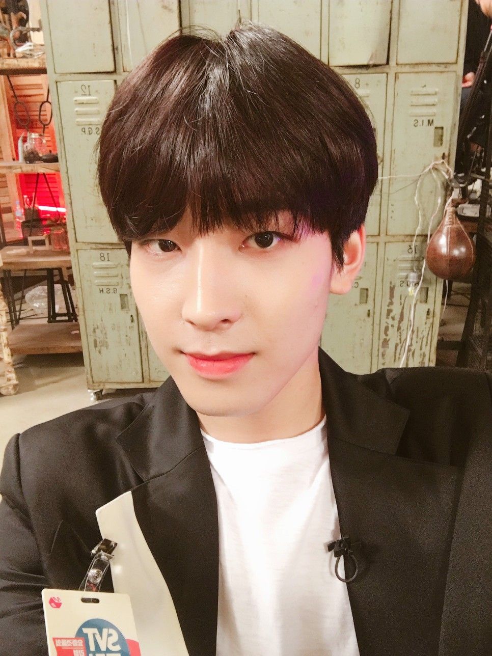 6f14287af37d74f212b4e4b886a97841jpg — kpop boys ik option 33