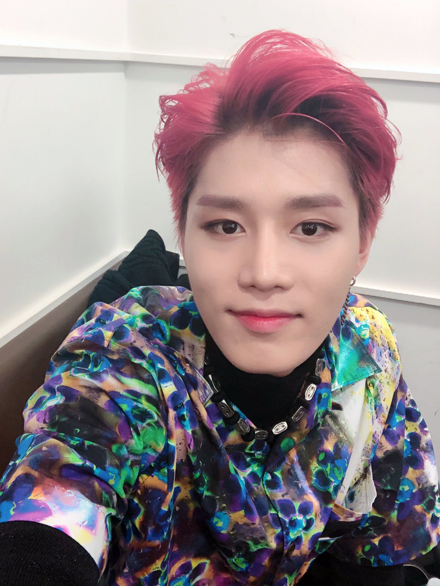 853135329e25230339f367bd651ec063jpg — kpop boys ik option 37
