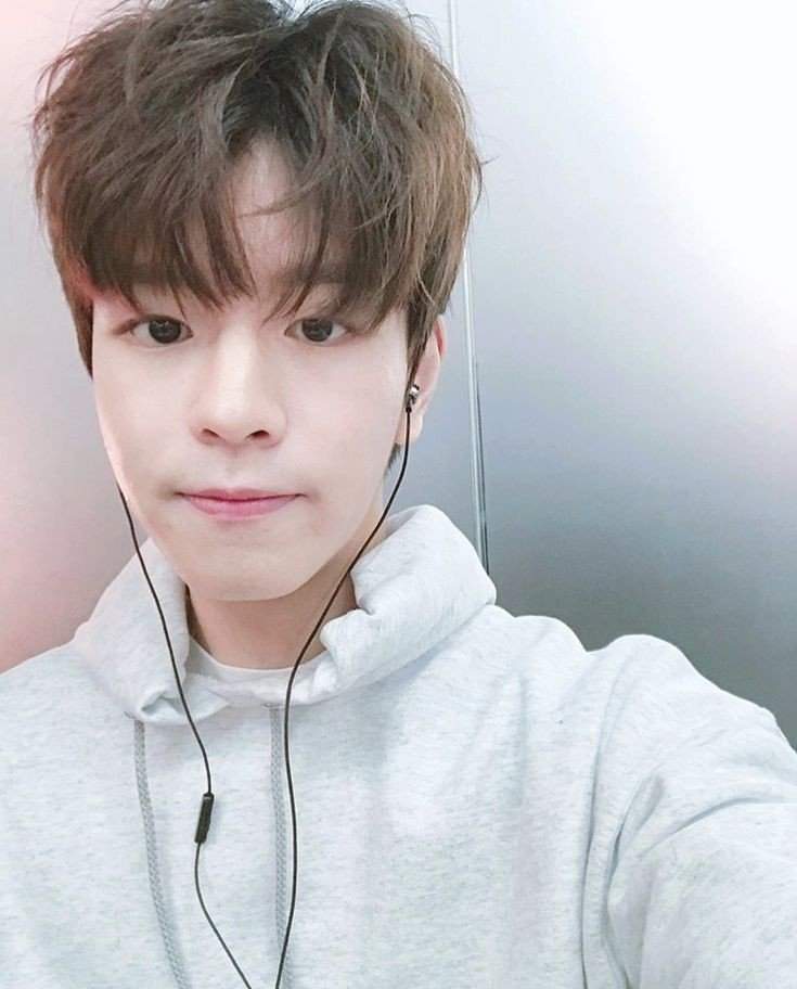 A21541f1f18faa877578f1e3c734a6f3dafcdf68v2hqjpg — kpop boys ik option 41