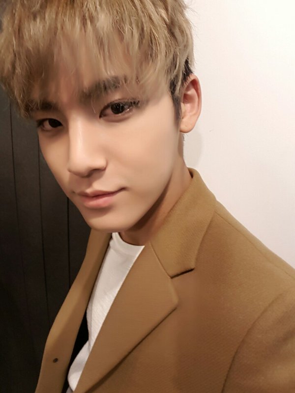 Cyhlk19uaaata3fjpg — kpop boys ik option 48