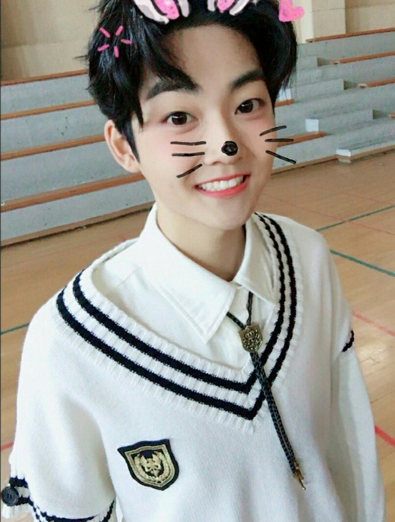 Dsnik7rv4aaw4lmjpg — kpop boys ik option 61