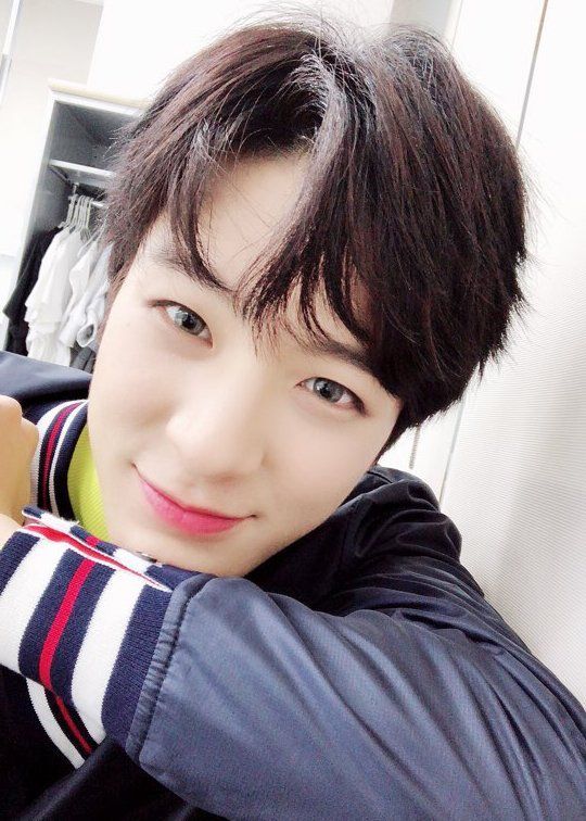 F72e819780d716007b4c85c4a4fa4fd8jpg — kpop boys ik option 71