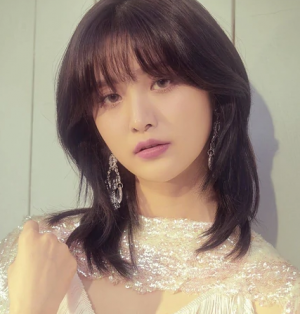 Zz1566523427e021a5f8cf085192ecdbc3fe7d8479e6png — K-Pop Female Vocalist option 36