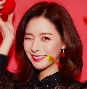 Zz1566534213f2bd22607ae662a476b32593ab58bcebpng — K-Pop Female Vocalist option 82