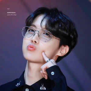 Da3353123057287352cfeeffefc0575a2jpg — Kpop Idol Tier List option 36
