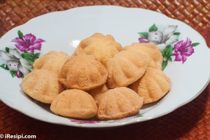 Ddf7284af656df21d62ab9d7822940b8jpg — Kuih Raya Tier List option 13