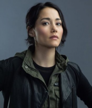 Hostages Tf1 Sandrine Holt Une Ravisseuse Qui Nous Ravitnewsfull1 350x412jpg — L Word Characters option 28