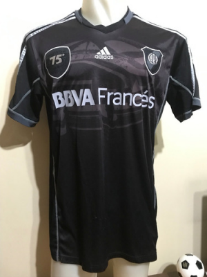 Camiseta river 2025 75 aniversario monumental
