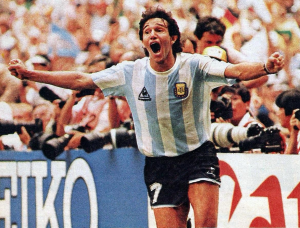 Burruchagagritandogoldeargentinajpg — LOS MEJORES JUGADORES ARGENTINOS option 15