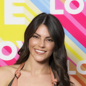 S6rebeccagormleyjpg — Love Island Contestants (Season 2, 3, 4, 5, 6) option 61