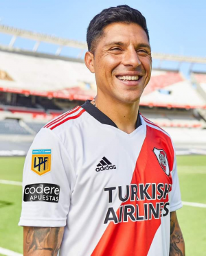 E7zcrjux0agrnpgjpg — Mejores y Peores Camisetas 21/22 KC Deportes option 22