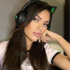 Esmaniajfif — Nederlandse Twitch Streamers 2020 option 34