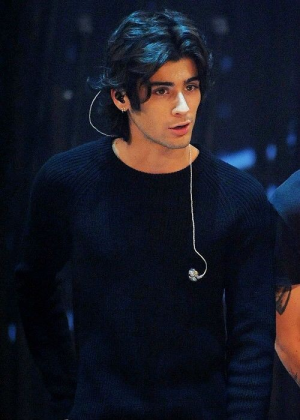 570488de2a3082951a456386c93110d3jpg — One direction hairstyles option 38