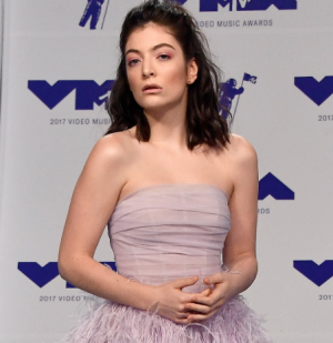 Screen Shot 2019 11 07 At 121927 Ampng — Pop Artists of the 2010s option 12