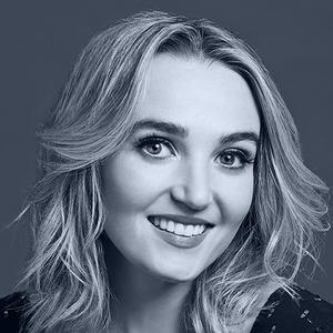 Chloefinemanjpg — Ranking the Cast Members of SNL (2021) option 6