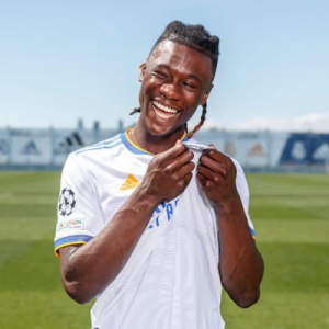 R9gw7nd5400x400jpg — Real Madrid 2022-2023 option 35